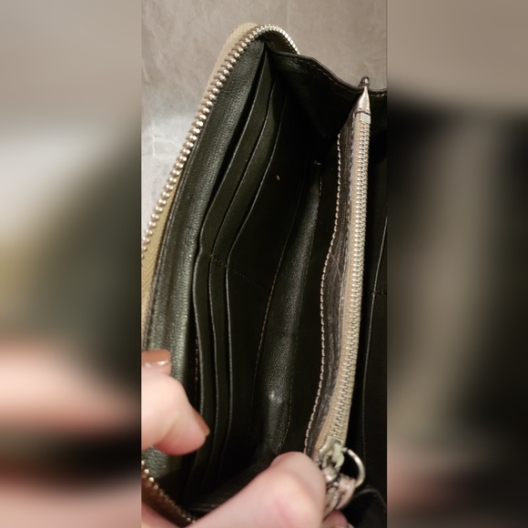 Chloe` Paddington Long Zip Leather Wallet Gold 7.5" X 4" - Picture 13 of 15